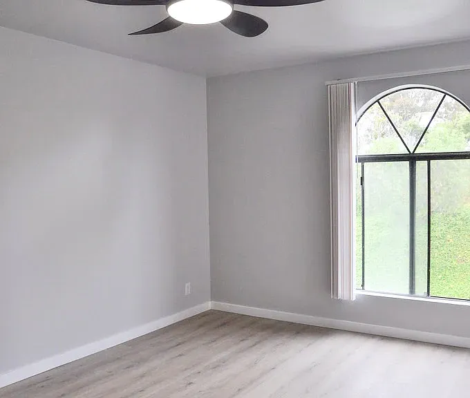 Salt & Vine Oceanside Apartments — Photo 3