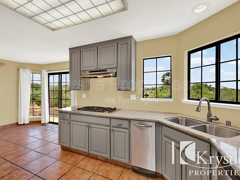 152 Chesapeake Dr — Photo 13