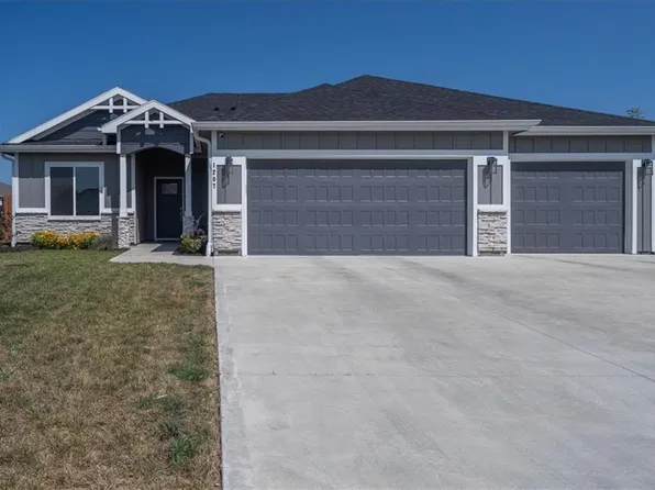 1207 Little Knife Dr, Lawrence, KS 66049
