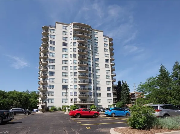 255 Keats Way #701, Waterloo, ON N2L 6N6