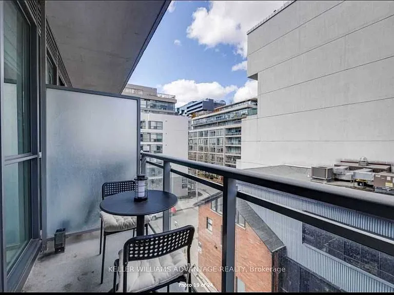 508 Wellington St W #505 — Photo 19