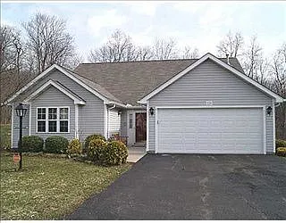 220 Saddle Ct photo 1