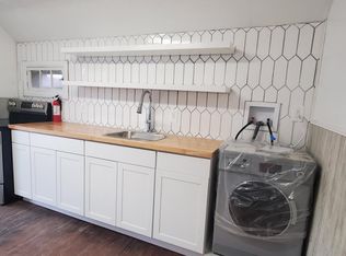 1124 1st St UNIT 2, Jackson, MI 49203