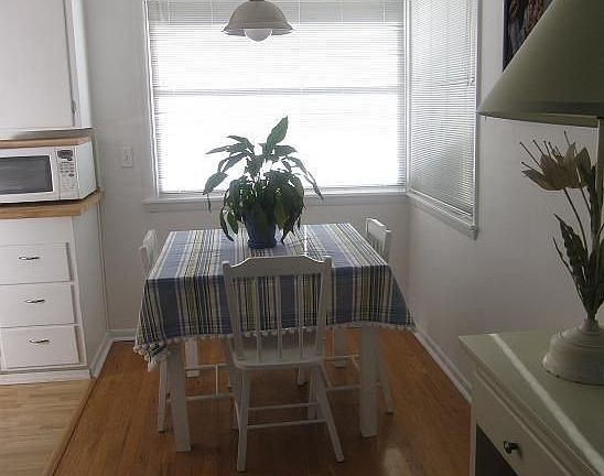 breakfast nook/ dining area