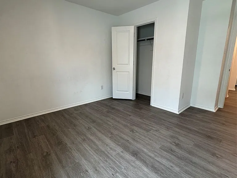 518 Olmstead Dr — Photo 11