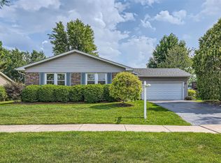 1645 Westbury Dr, Hoffman Estates, IL 60192