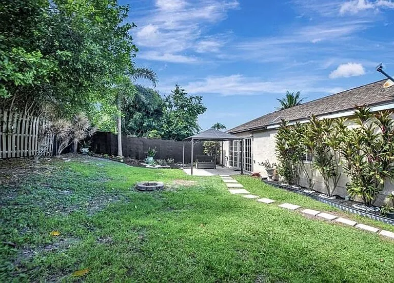 18917 Cloud Lake Cir — Photo 2