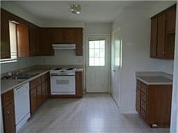 3rd image of 319 Welchwood Dr