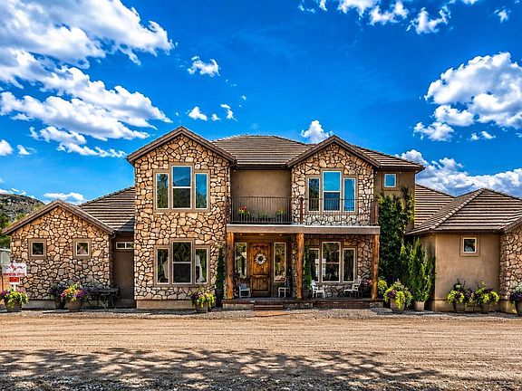 5th image of 1045 W Sapphire Dr