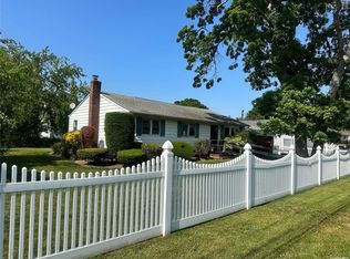 15 Spruce Rd, Amityville, NY 11701