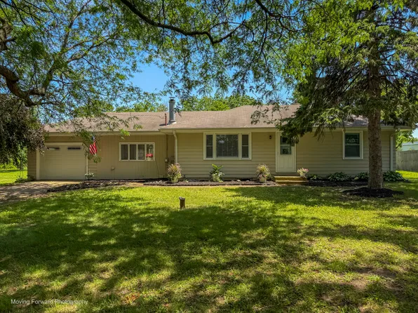 7S175 N Eola Rd, Aurora, IL 60502