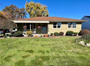 111 Helena Dr, Struthers, OH 44471