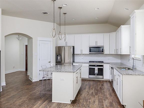 3rd image of 120 Cascata Way