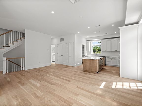 5th image of 64 Pleasant St #B