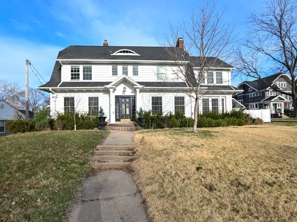 510 Knollwood Dr SE, Cedar Rapids, IA 52403