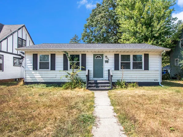 982 Colfax Ave, Benton Harbor, MI 49022