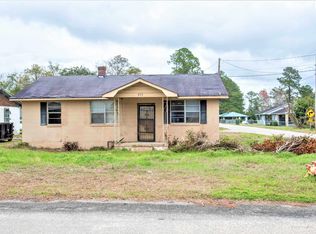 377 Roosevelt St, Elloree, SC 29047