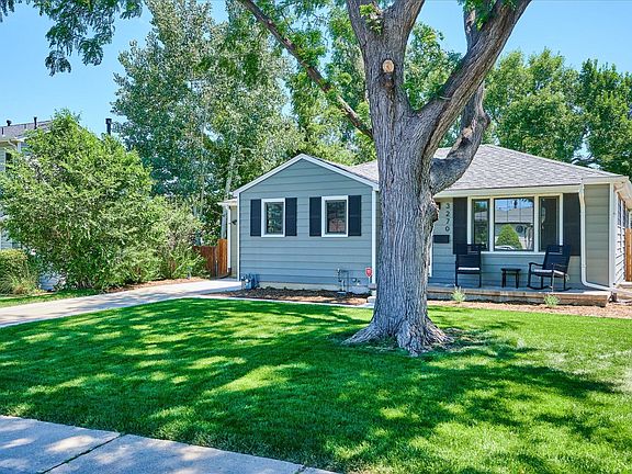 Lush Lawn w/ All Lawn Mowing & Services Included!