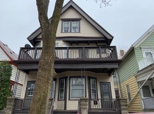 1021 S 19th St, Milwaukee, WI 53204