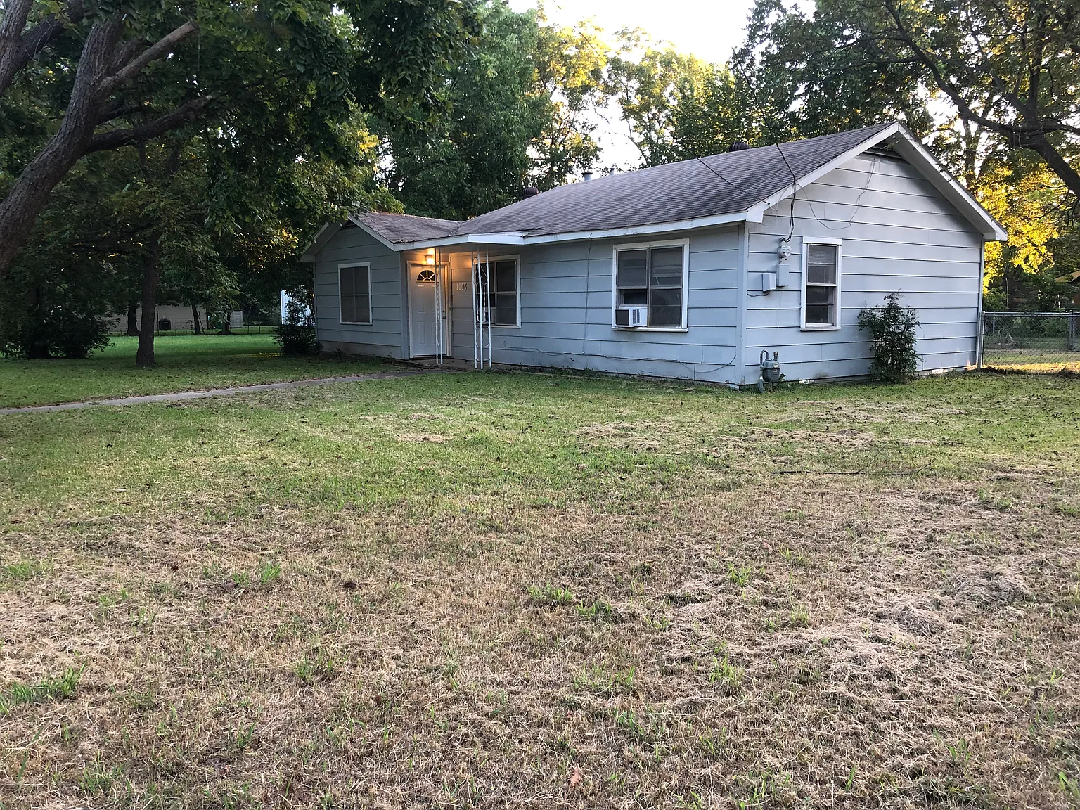 2 bed, 1128 sqft, $1,320 — Photo 4