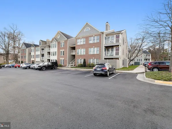 3800 Ridge Knoll Ct Unit 303B, Fairfax, VA 22033