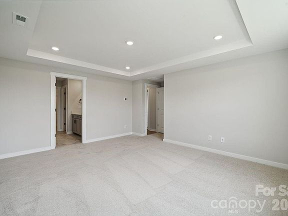 5th image of 18427 Cove Landing Rd