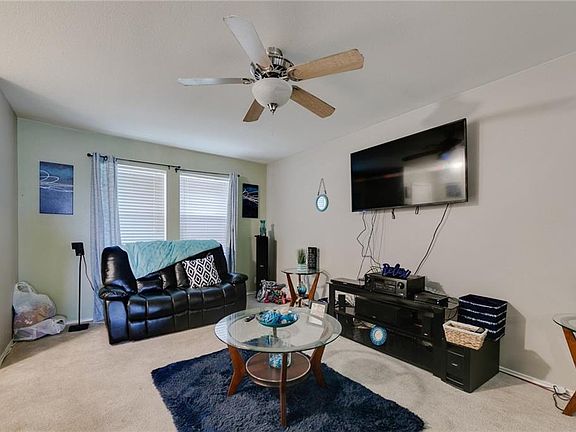 5th image of 2102 Oaklawn Dr