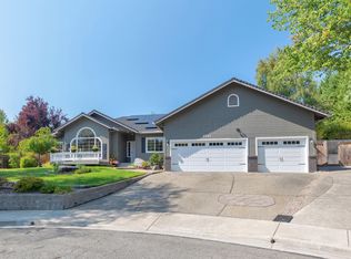 2034 NW Sarum Cir, Grants Pass, OR 97526