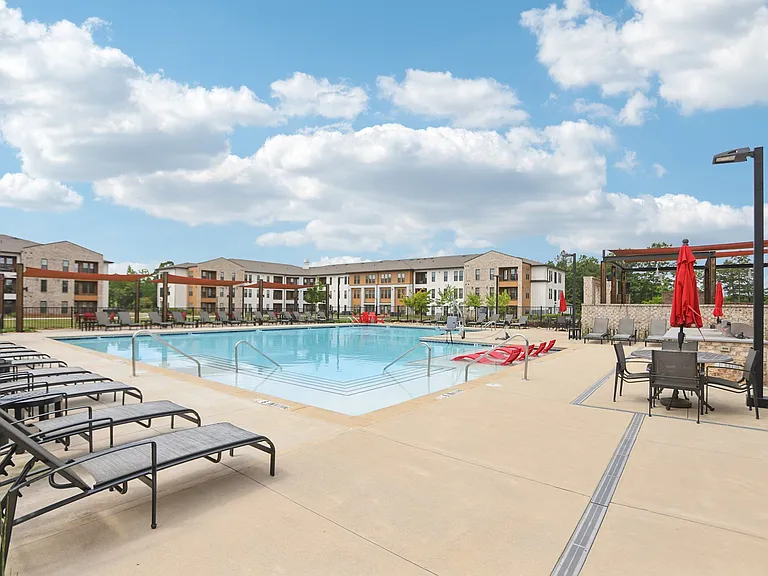 Station 75 Apartments at McDonough — Photo 33