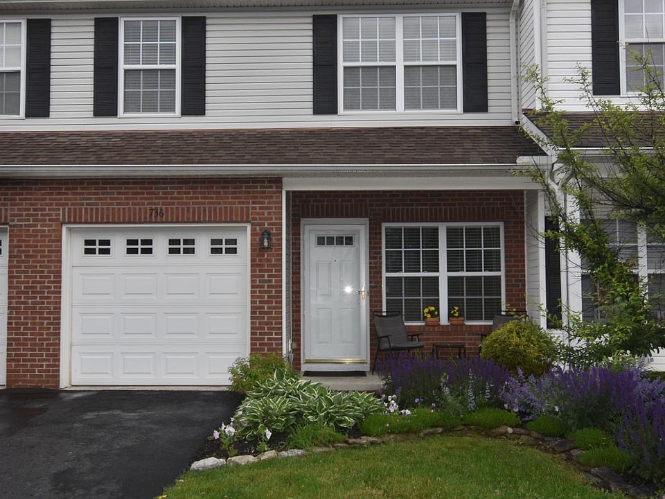 1st image of 736 Park Ct