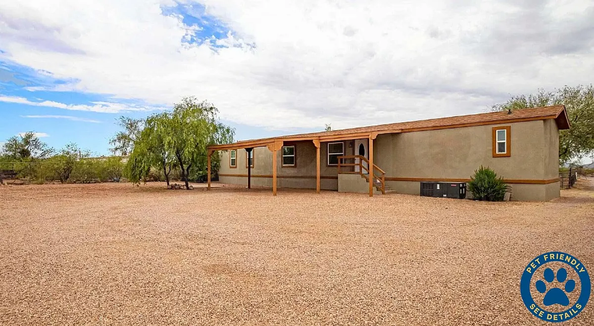 3 bed, 2.0 bath, 1216 sqft, $1,349 — Photo 1