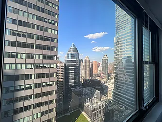 Rented by R New York