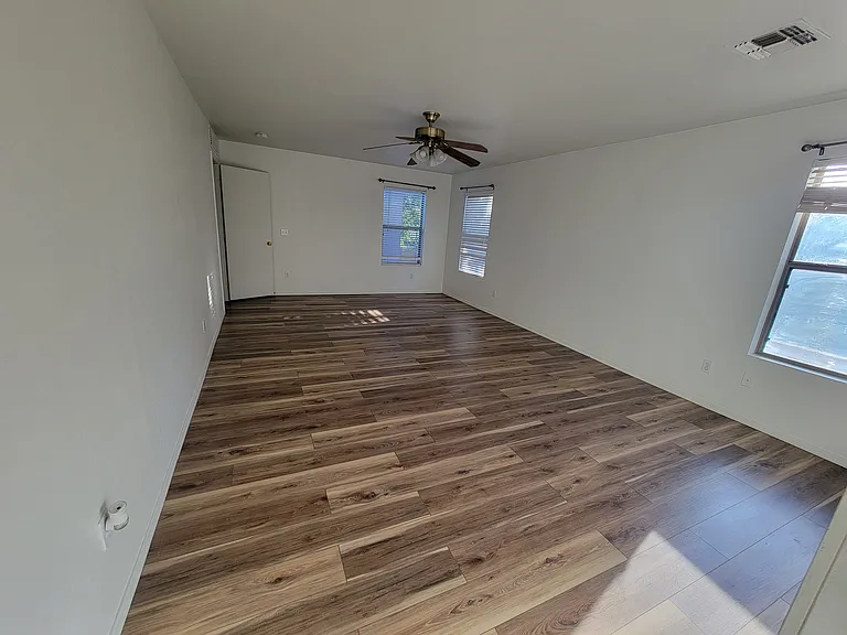 1289 E Clifton Ave — Photo 16