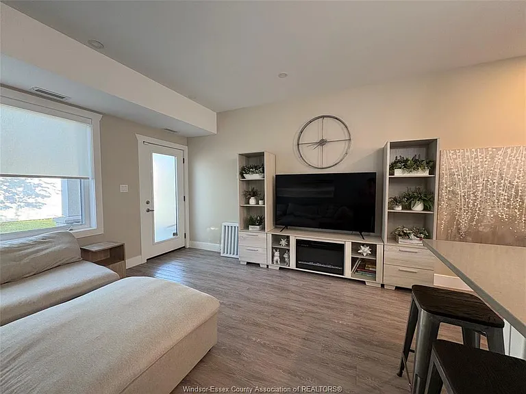 550 Sandison St #71 — Photo 11