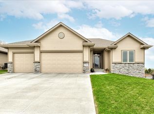 1423 Abercorn Dr, Council Bluffs, IA 51503