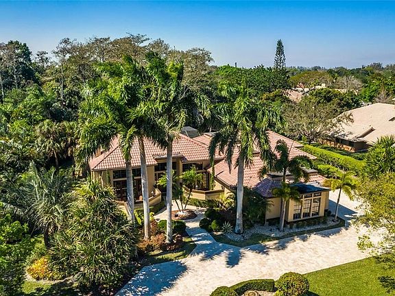 2nd image of 6721 Yellowstone Ln