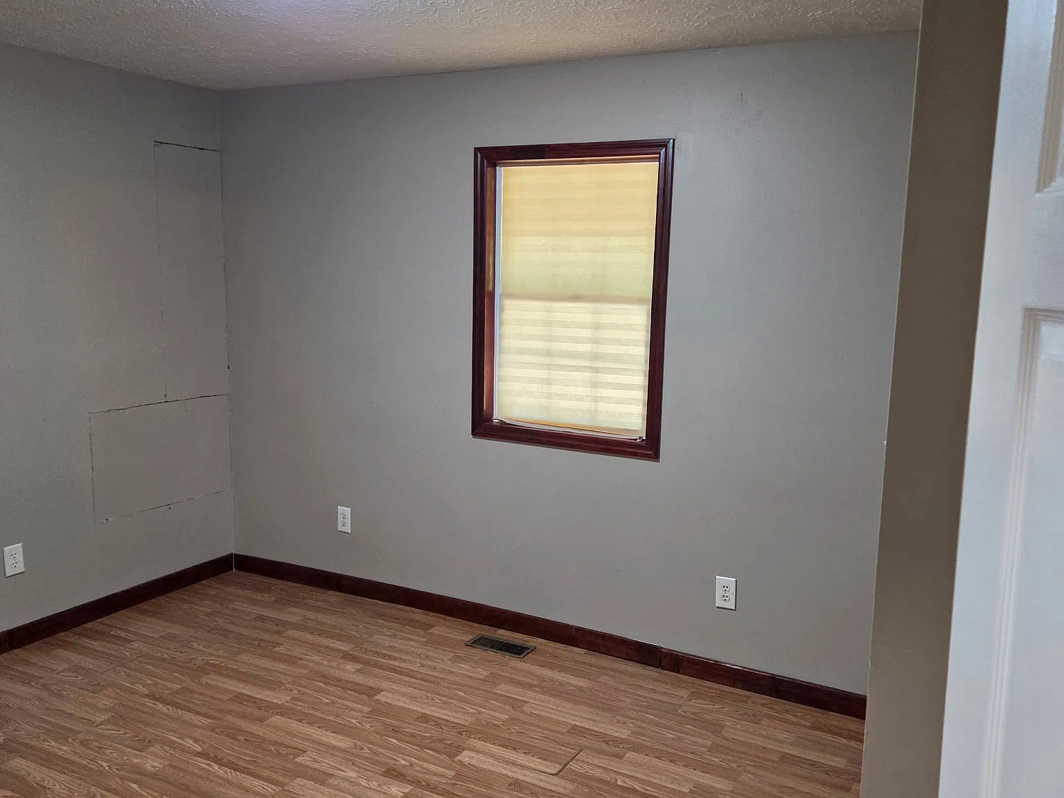 2 bed, $1,000 — Photo 4