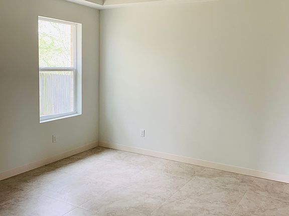 5th image of 2610 E McKinley Ave