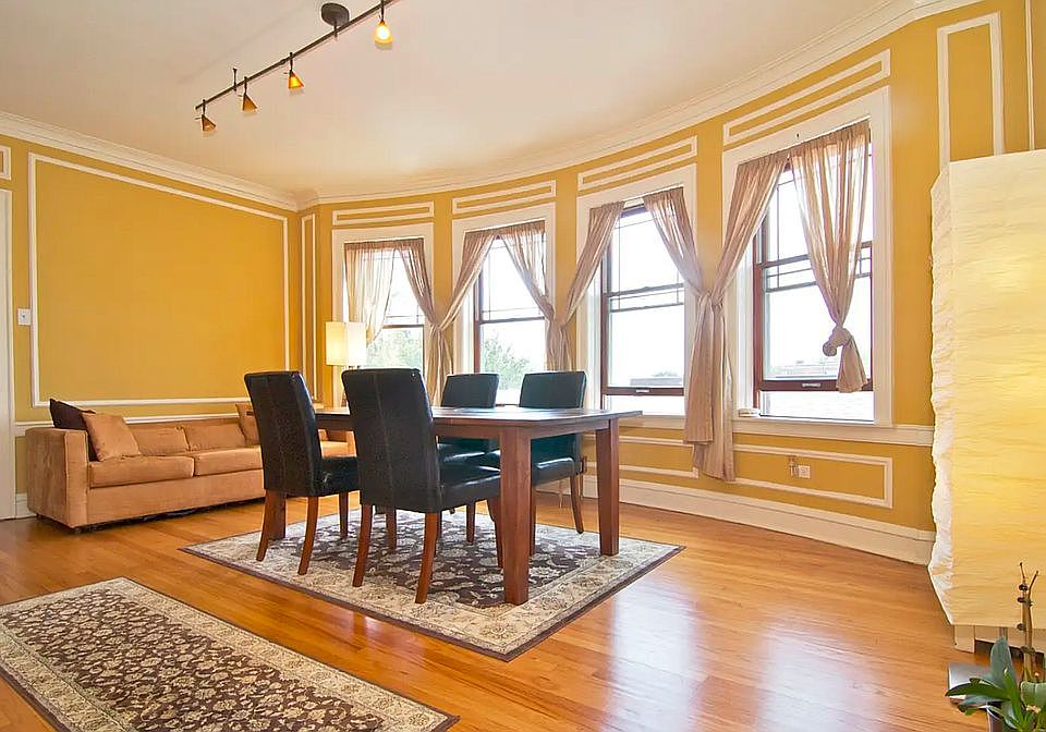 Formal dining room