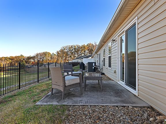 4th image of 241 Dexter Rd #104