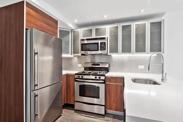 Rented by Greystar | media 2