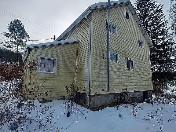 3rd image of 8770 Stewart Rd