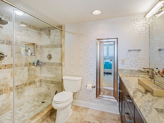 5th image of 1601 Ocean Dr S APT 603