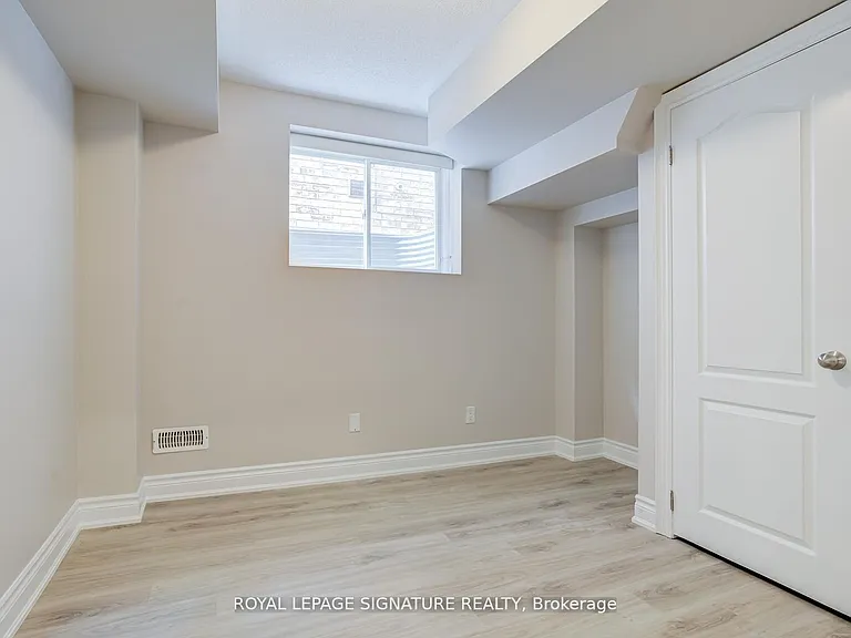 16 Dancing Waters Rd #BASEMENT — Photo 19