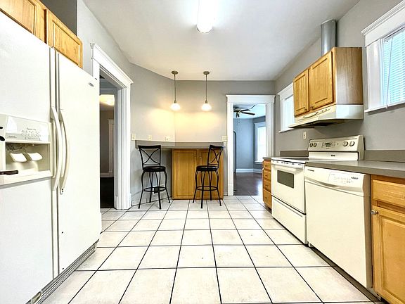 3rd image of 815 W Walnut St #1