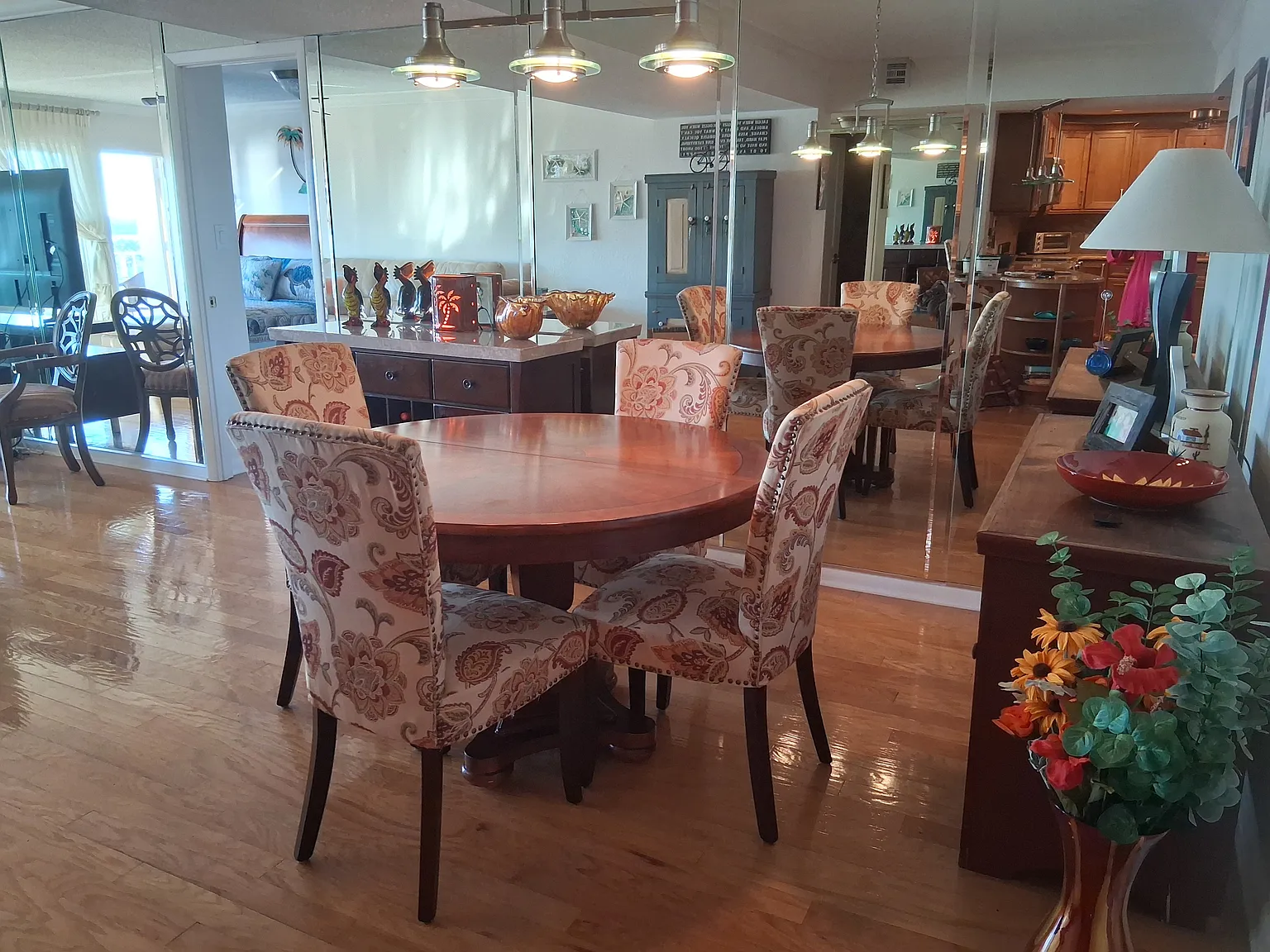 2 bed, 1300 sqft, $2,950 — Photo 4