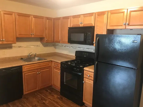 720 Main St APT 4, Weymouth, MA 02190
