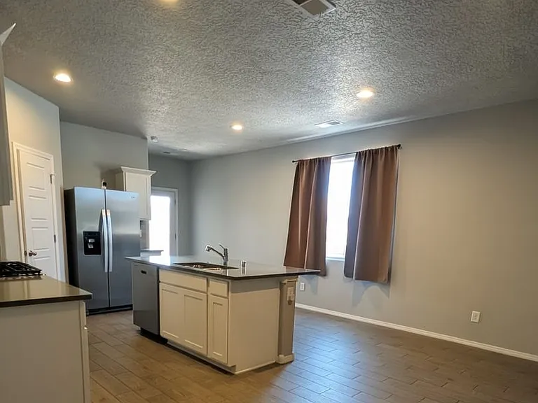 748 Amatista Loop SE — Photo 6