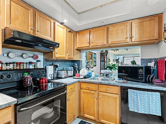 5th image of 10402 Sunrise Lakes Boulevard #104