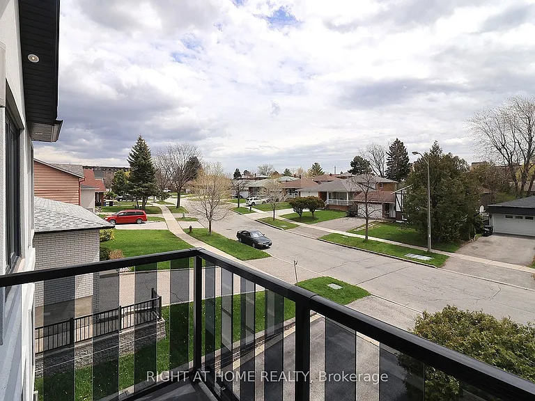 2 Chalet Rd — Photo 33